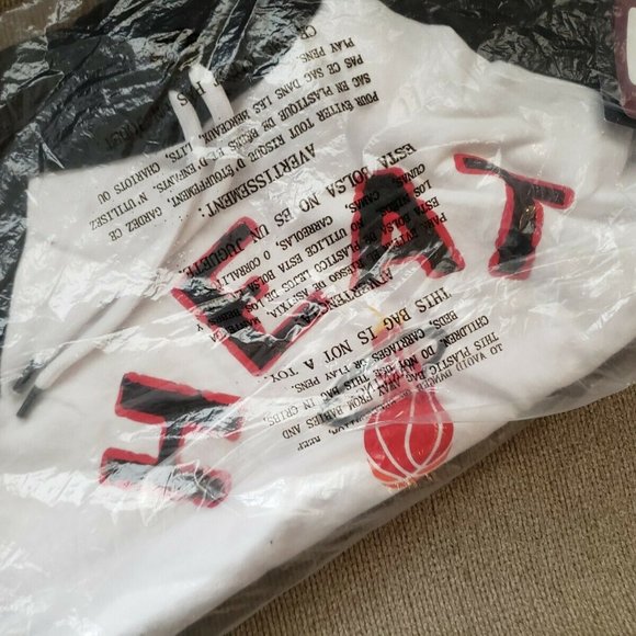 GIII For Her NBA Miami Heat Women's Hoody - Picture 2 of 2